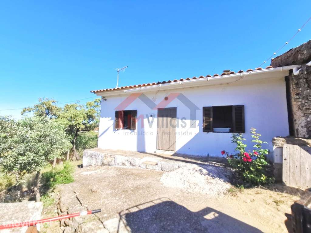 2 moradias para renovar com terreno - Loulé - Grande imagem: 2/26