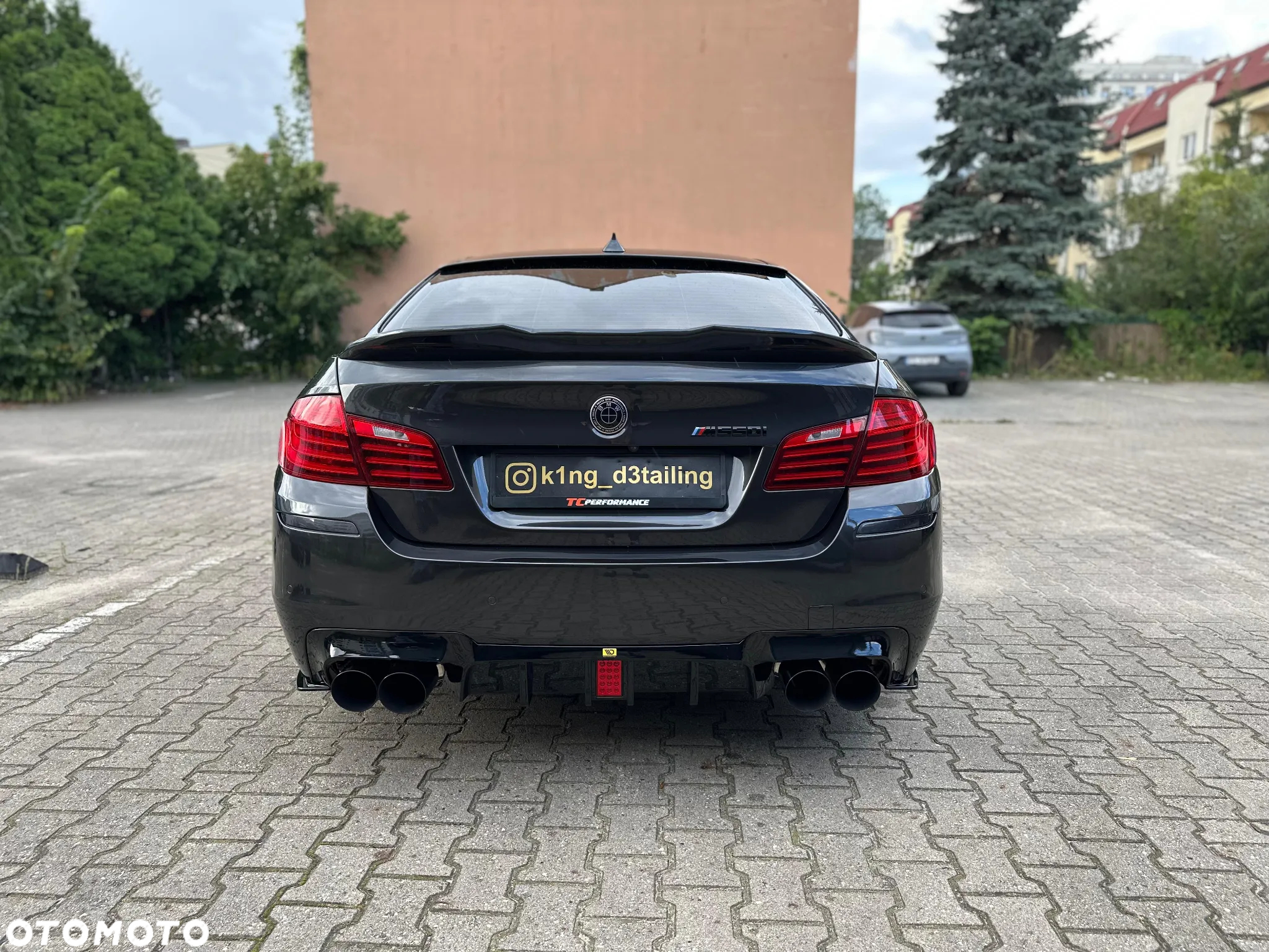 BMW Seria 5 550i - 27