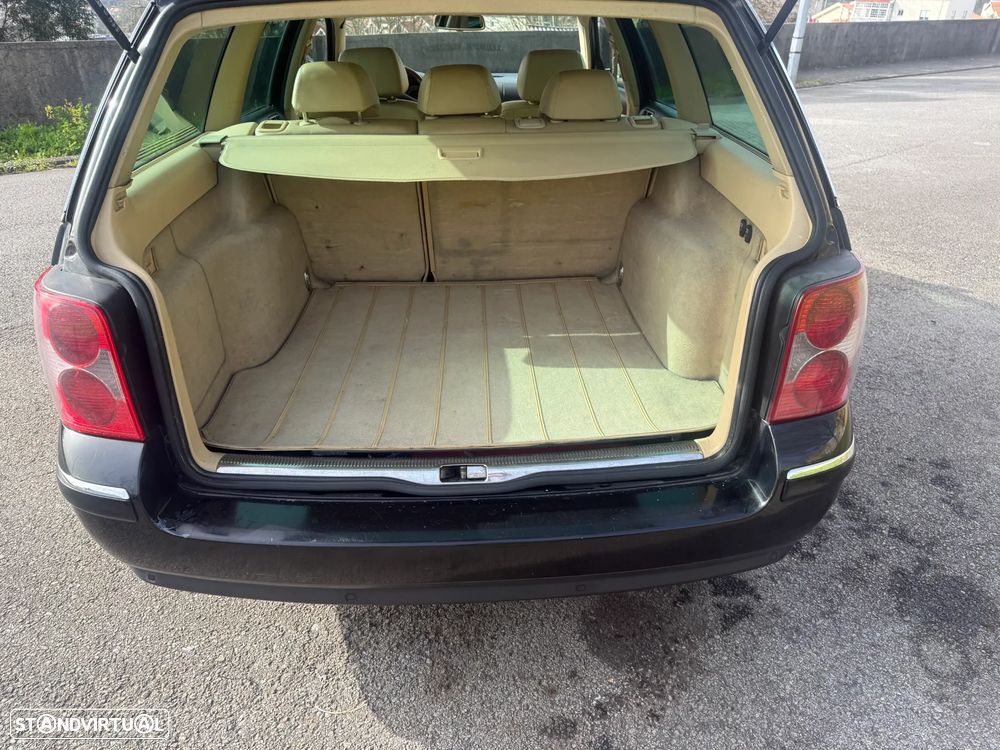 VW Passat Variant 1.9 TDi Exclusive - 21