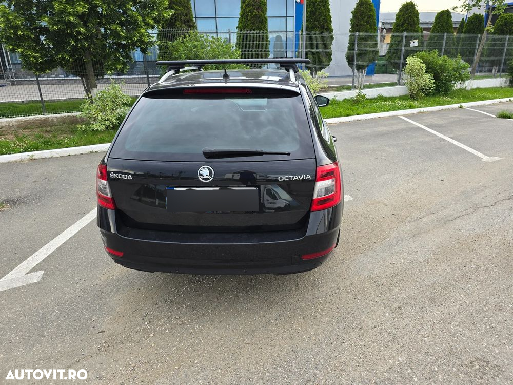 Skoda Octavia 2.0 TDI RS DSG - 11