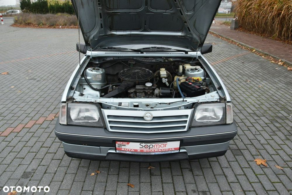 Opel Ascona 1.6 L - 22