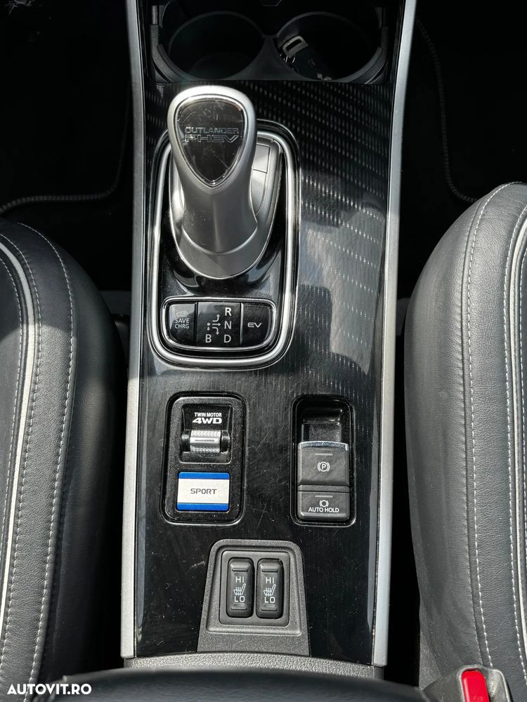 Mitsubishi Outlander PHEV 2.4 L 4X4 Instyle - 15