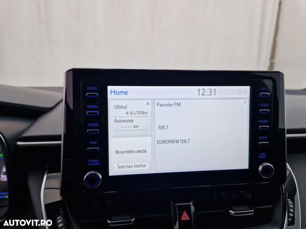 Toyota Corolla 1.8 HSD Business Plus - 13