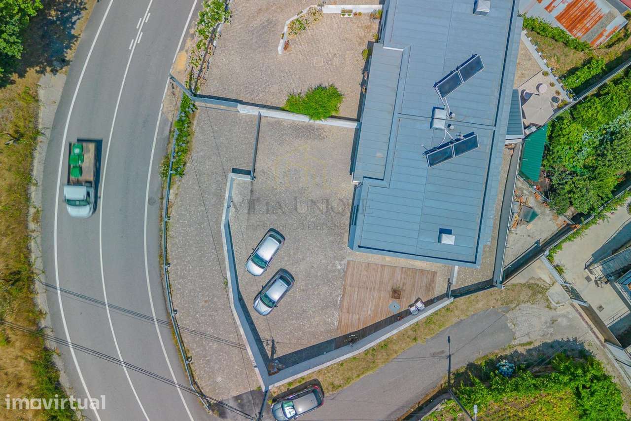 Moradia T4 Moderna com 3 Suítes em Terreno de 460m2 - Grande imagem: 4/60