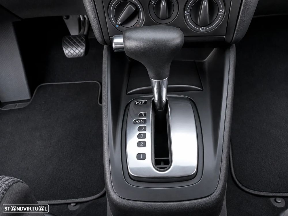VW Golf 1.9 TDi Highline Aut. - 23