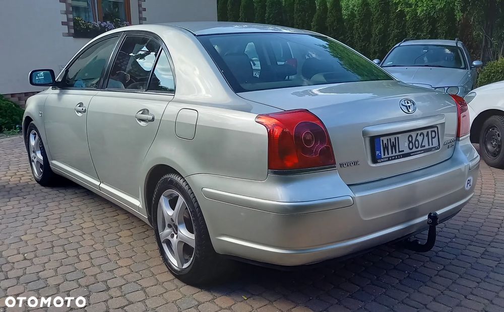 Toyota Avensis - 4