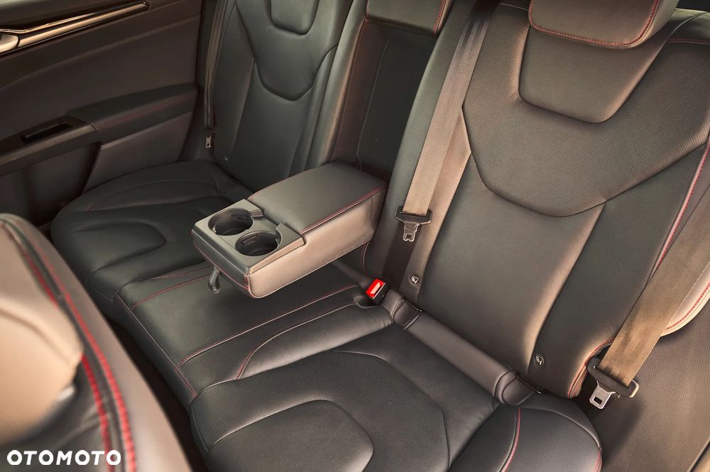 Ford Mondeo 2.0 EcoBlue ST-Line - 24