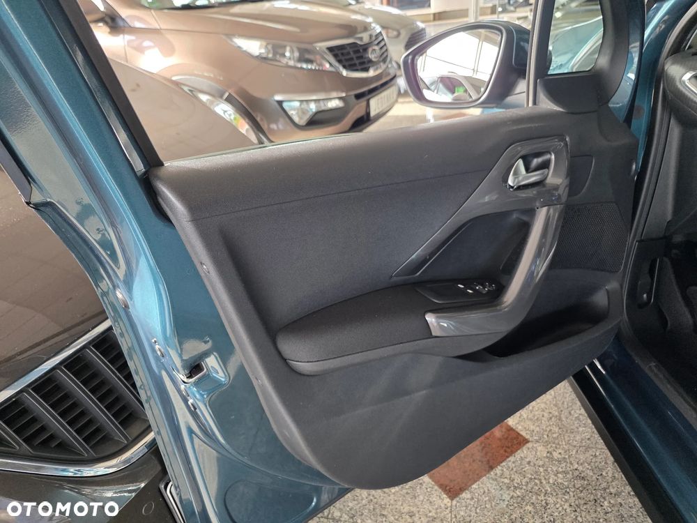 Peugeot 2008 - 8