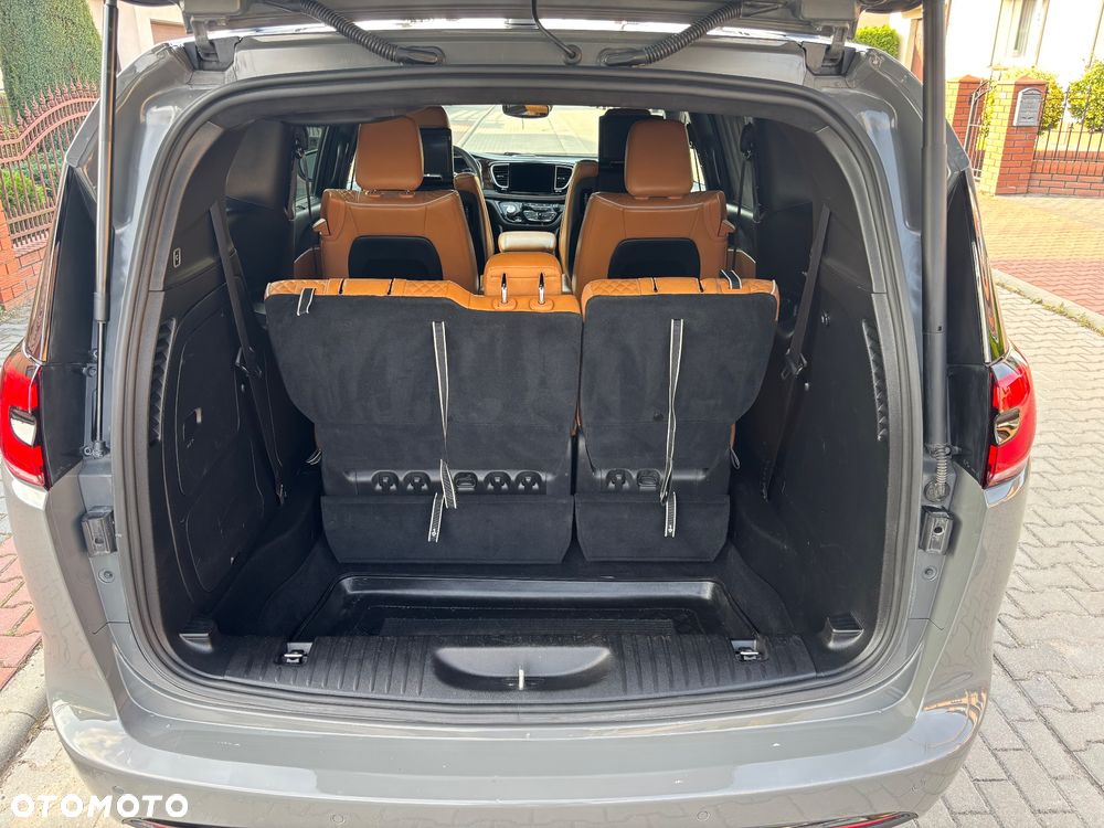Chrysler Pacifica - 14
