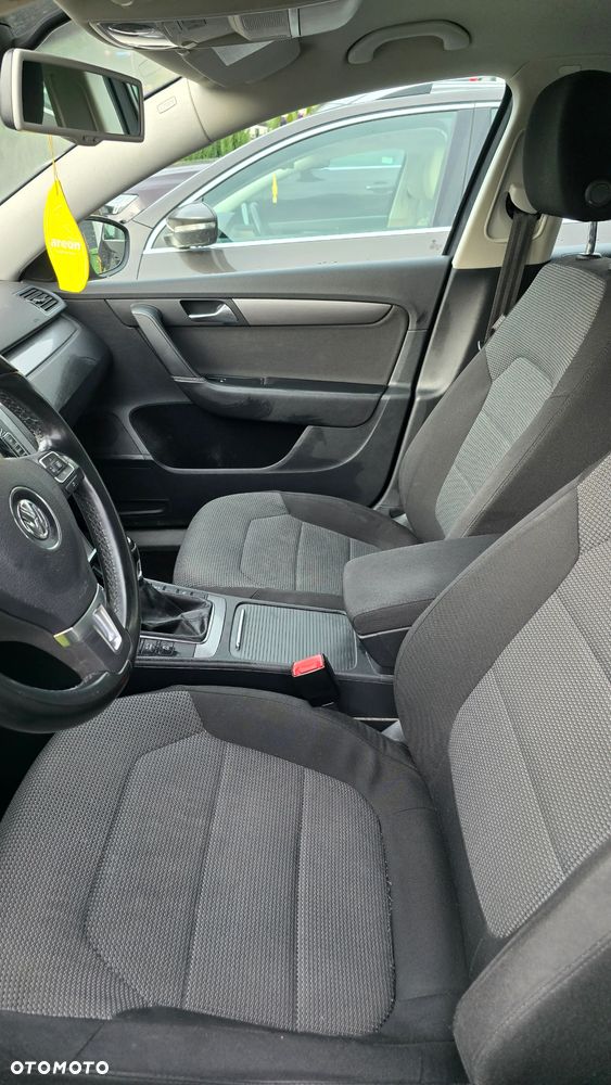 Volkswagen Passat 1.6 TDI Comfortline - 12