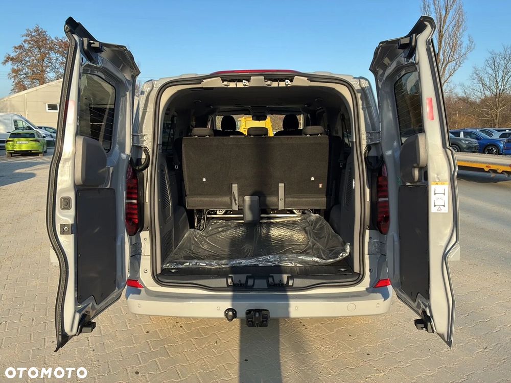 Volkswagen Caravelle - 12