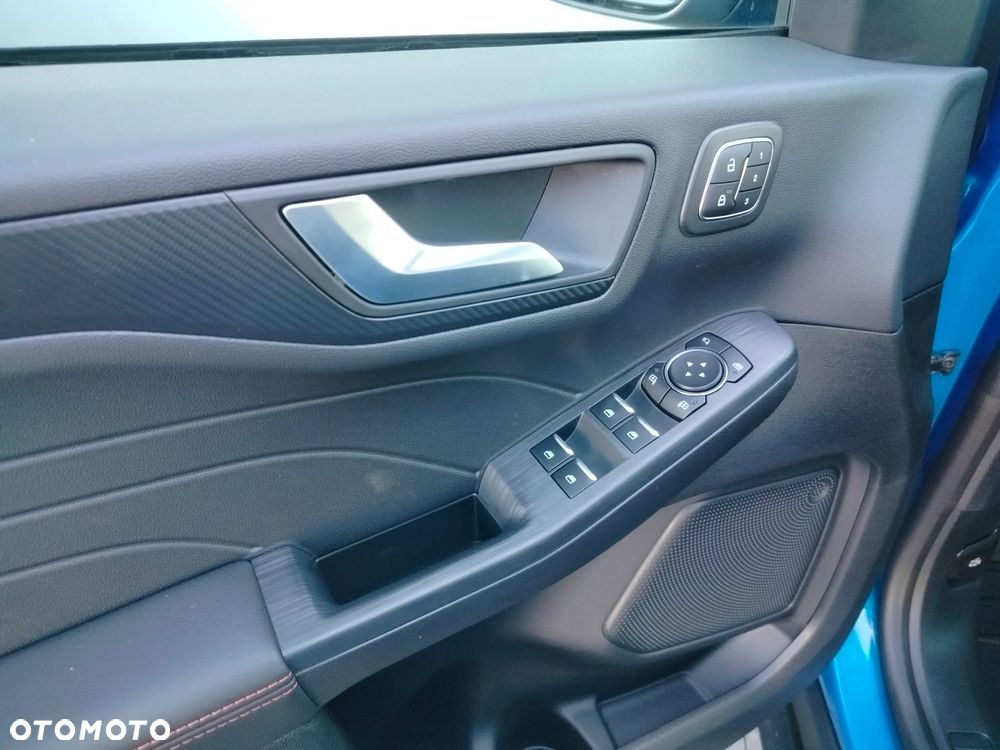 Ford Kuga 1.5 EcoBoost FWD ST-Line X - 17