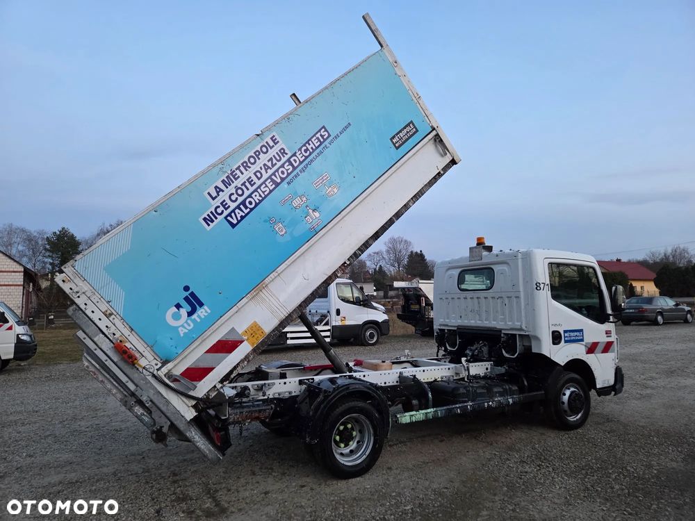 Renault Maxity Cabstar - 7