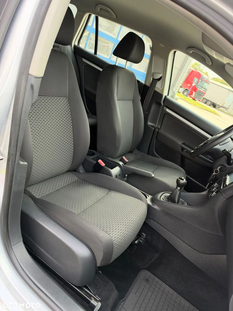 Volkswagen Golf 1.6 TDI BlueMotion Technology Comfortline - 26