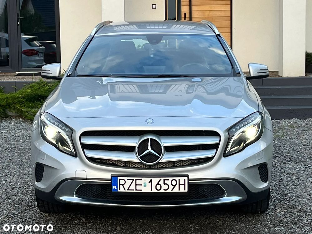 Mercedes-Benz GLA 180 - 2