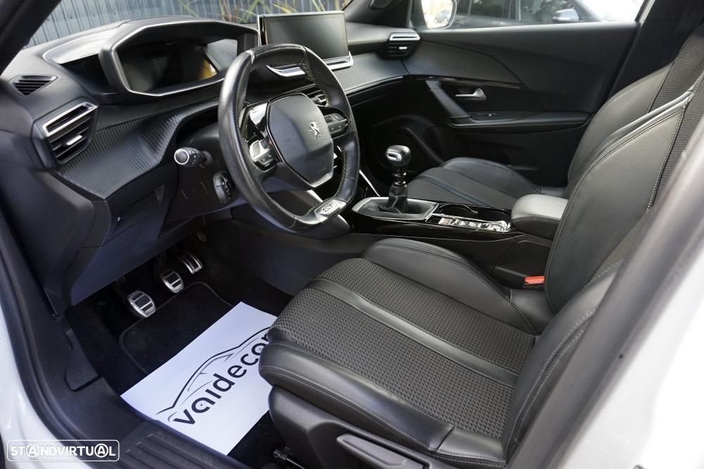 Peugeot 2008 1.2 PureTech GT Line - 8