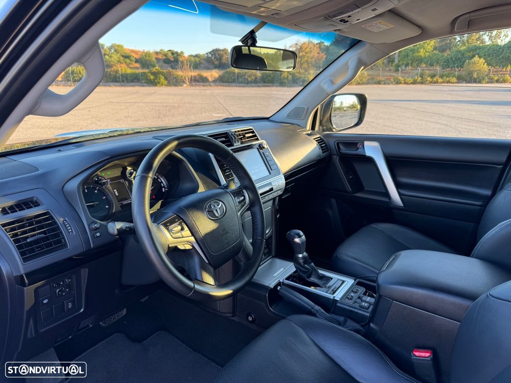 Toyota Land Cruiser Prado - 11