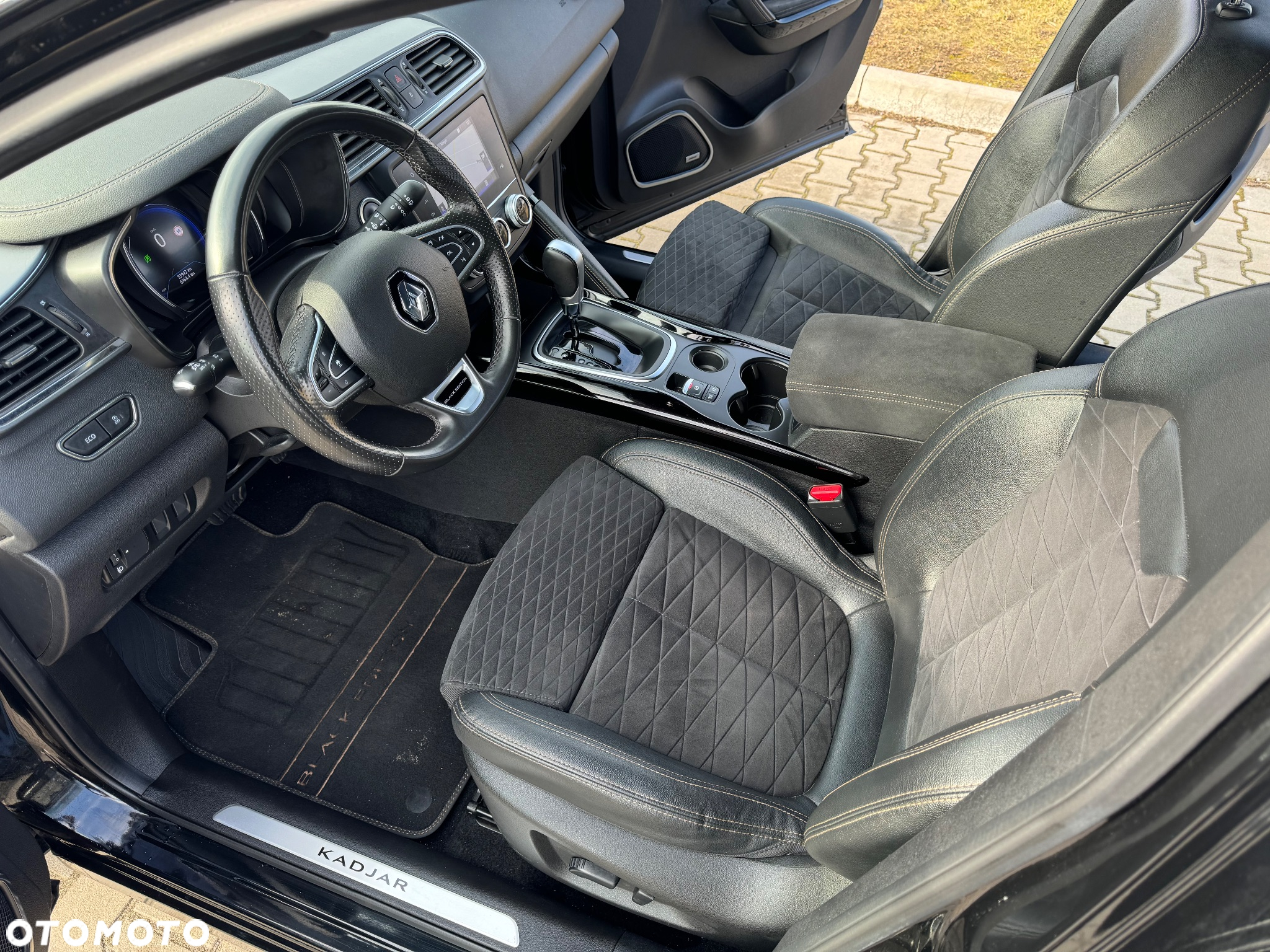 Renault Kadjar TCe 140 EDC GPF BLACK EDITION - 19