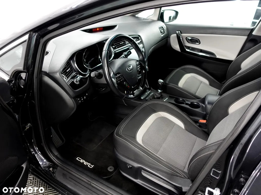 Kia Ceed Cee'd 1.6 GDI L Business Line - 10