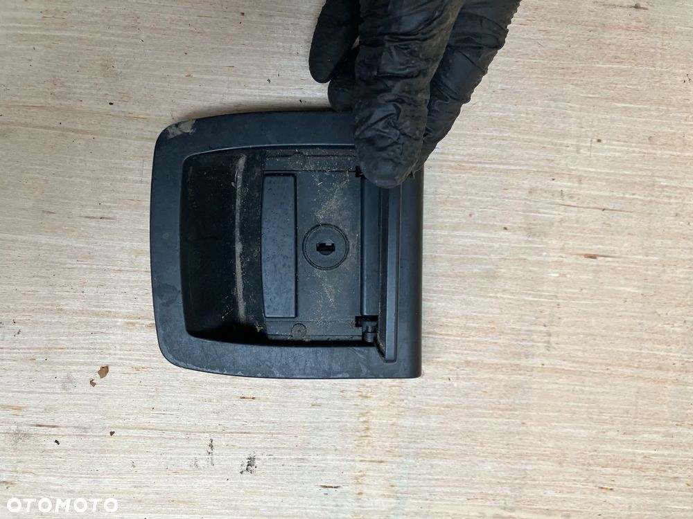 RĄCZKA PODŁOGI BAGAŻNIKA BMW E61 E70 E91 CZARNA UCHWYT ZAMEK - 4