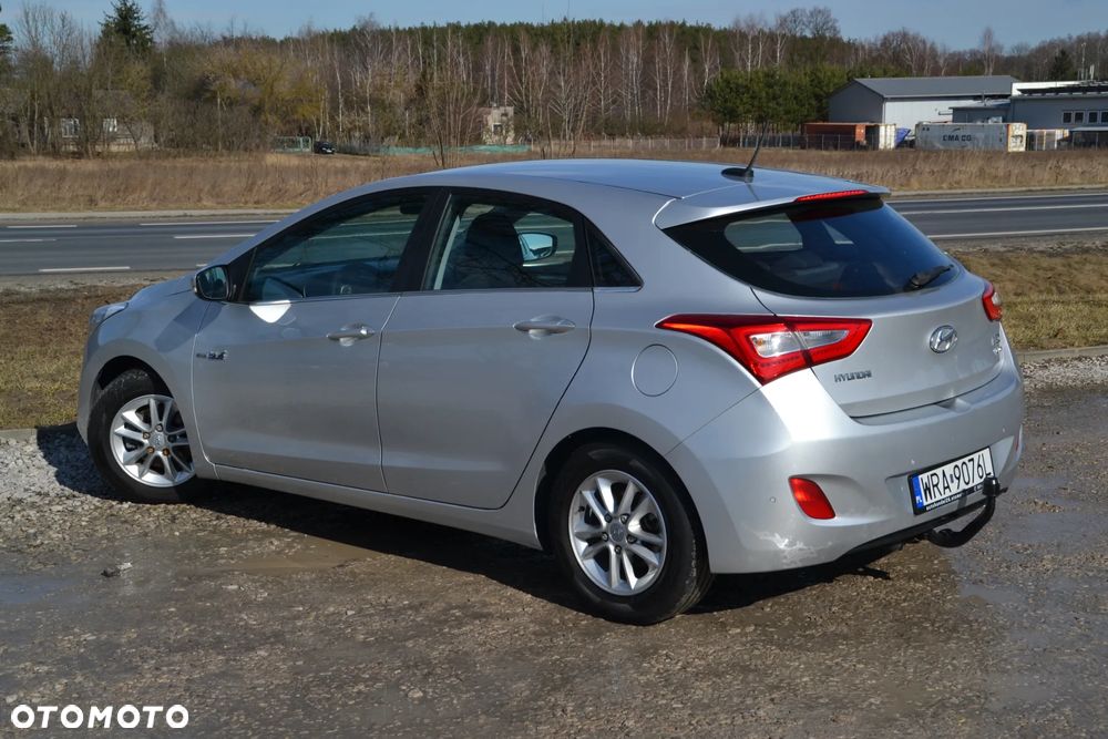 Hyundai i30 i30cw 1.6 Trend - 19