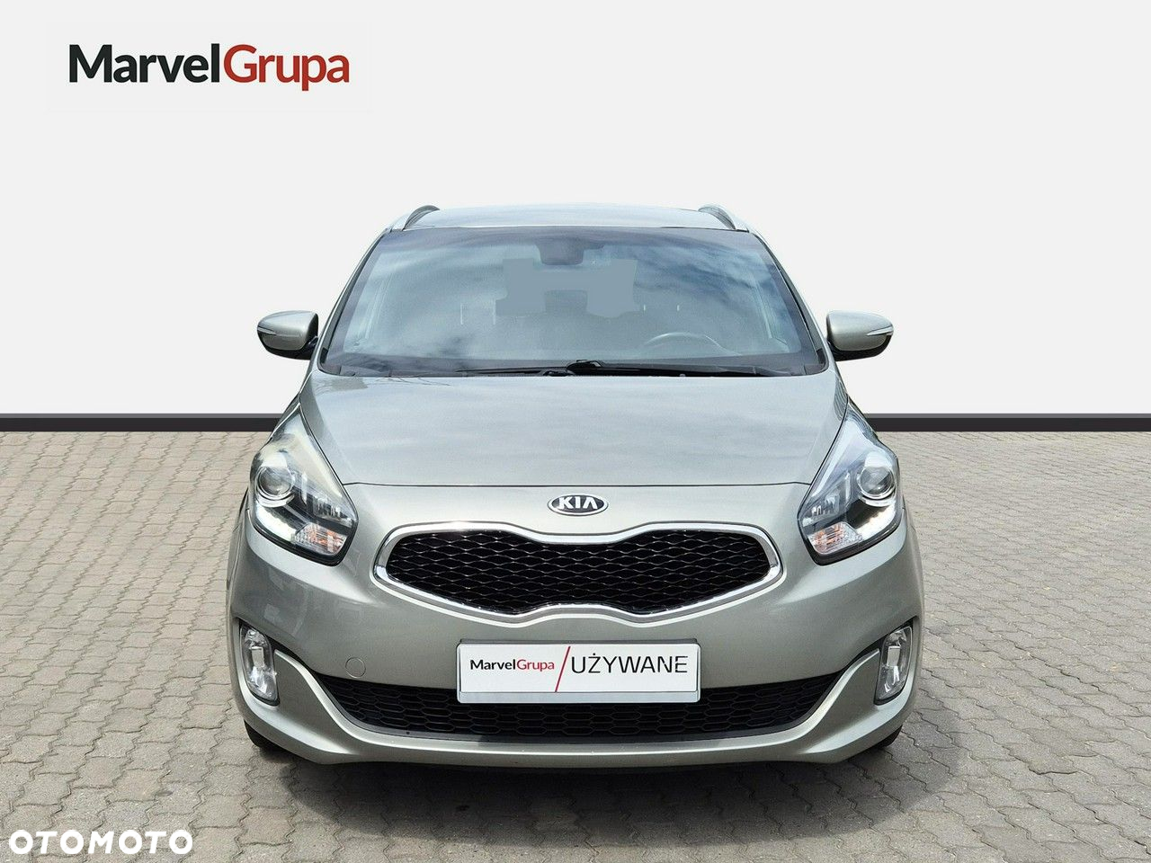 Kia Carens - 8