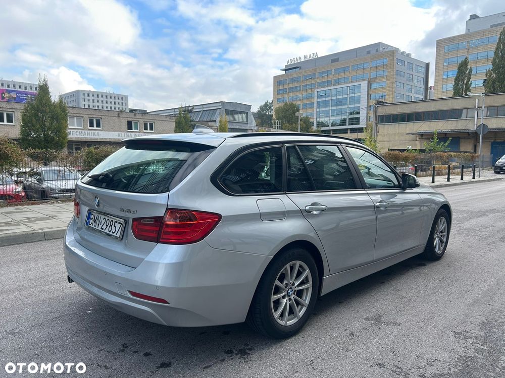 BMW Seria 3 318d Luxury Line - 27