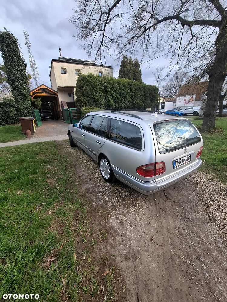 Mercedes-Benz Klasa E - 4