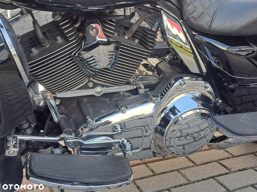Harley-Davidson FLH Electra Glide - 17