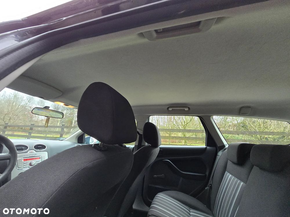 Ford Focus 1.6 Trend - 32