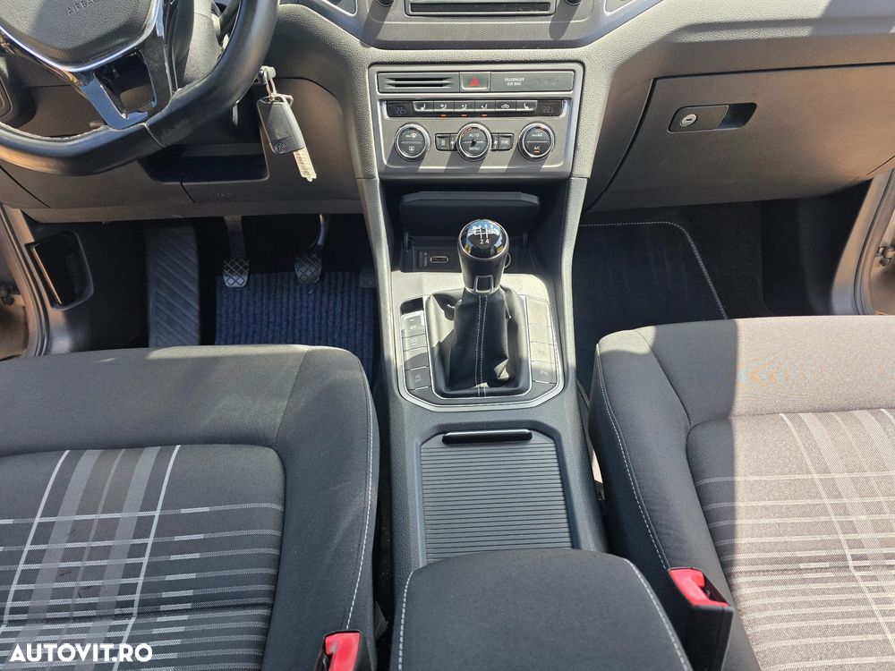 Volkswagen Golf Sportsvan 1.6 TDI BlueMotion Technology Lounge - 6