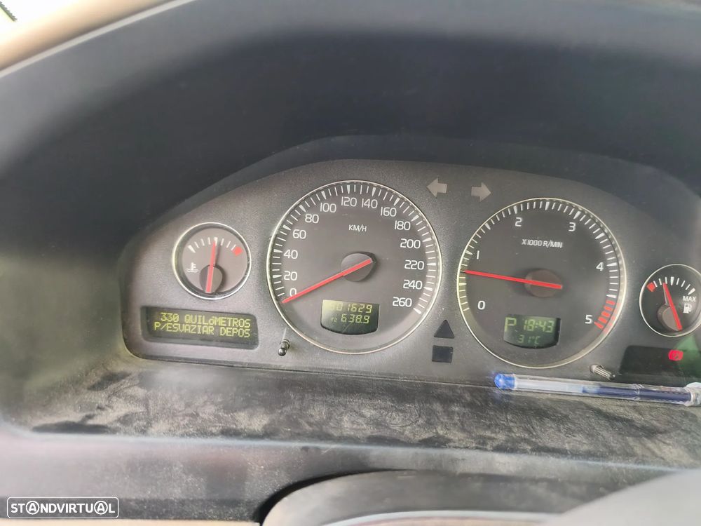 Volvo XC 70 D5 Nivel 2 Auto. - 11