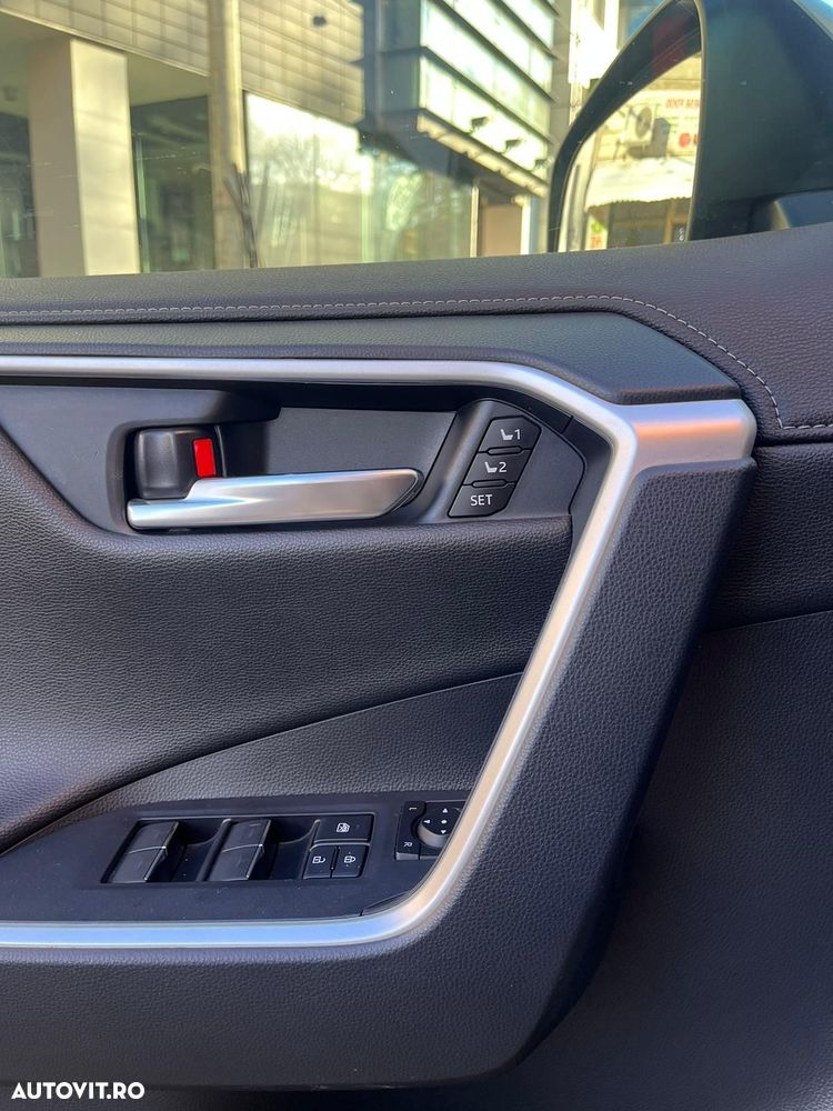 Toyota RAV4 2.5 Hybrid VVT-iE 4x4 Luxury - 12