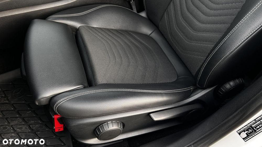 Mercedes-Benz Klasa A 200 Style 7G-DCT - 13