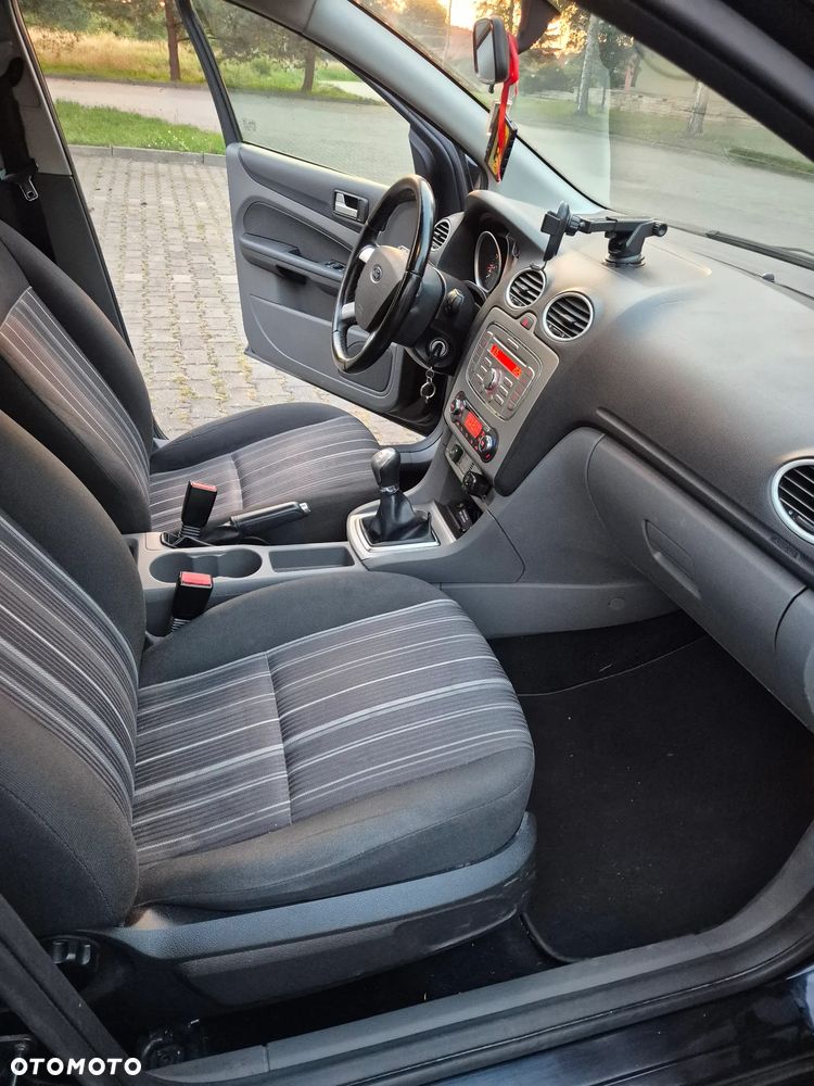Ford Focus 1.8 FF Trend - 9