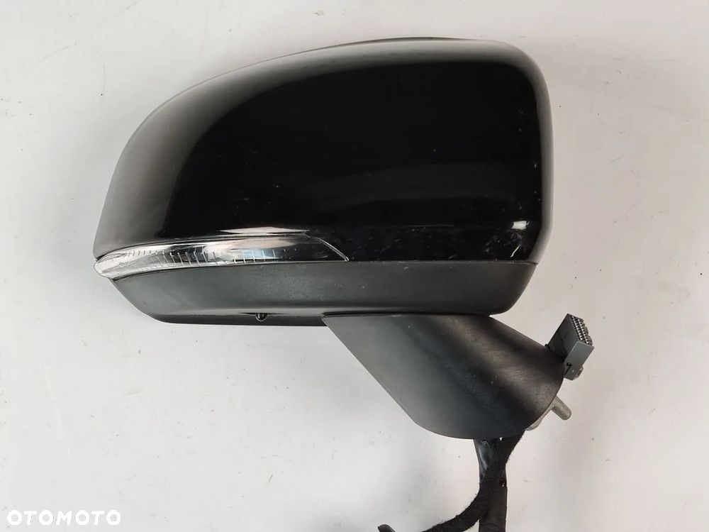 VOLVO XC40 17-21 r Lusterko Zewnętrzne Prawe - 1