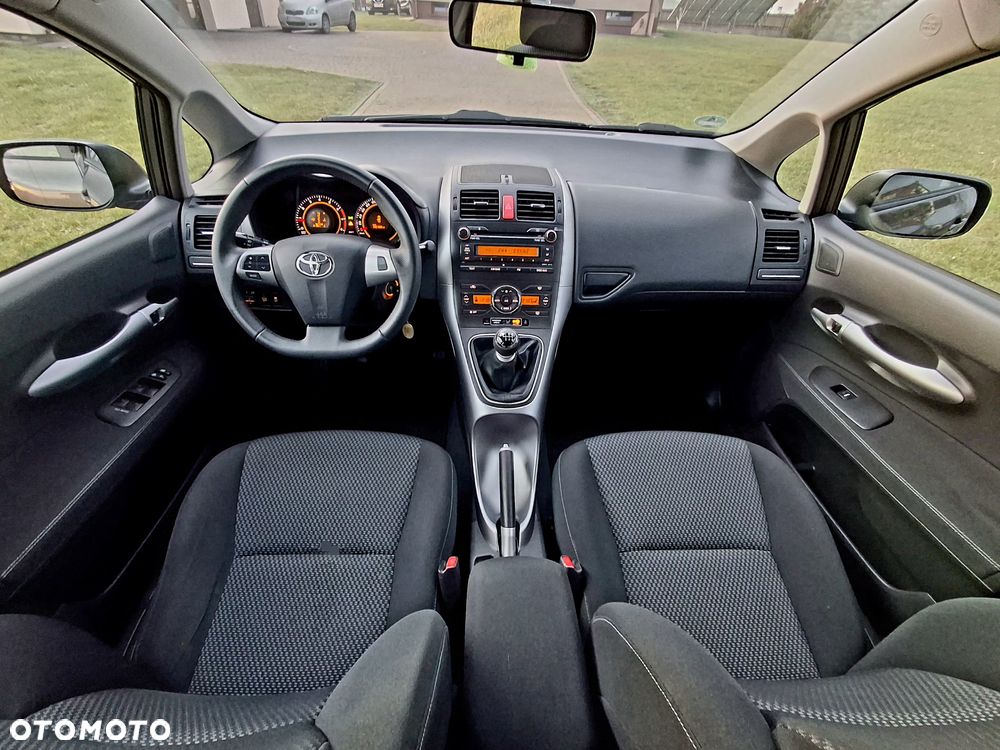 Toyota Auris 1.33 VVT-i Terra - 26