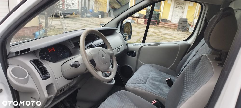 Renault Trafic - 11