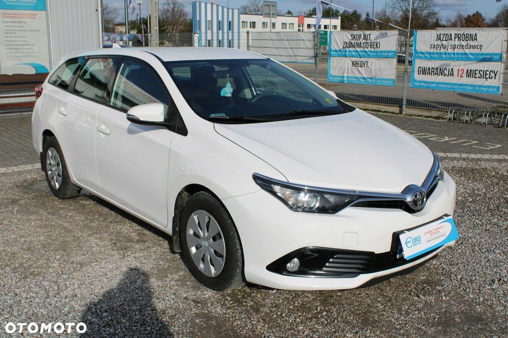Toyota Auris - 4