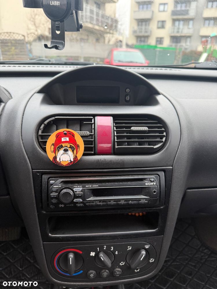 Opel Corsa - 12