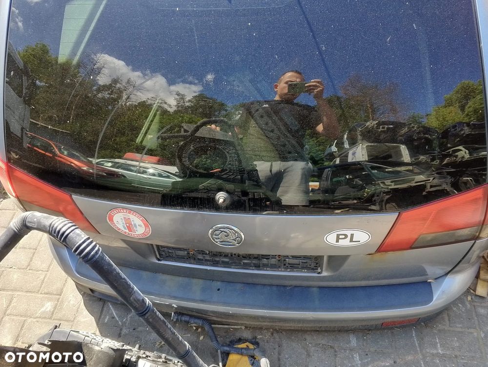 Opel Vectra C FL (05-08r.) 1.8B 140KM. Silnik Z18XER Skrzynia M26  F35 lakier 4AU(Z163) . Cały na części. GWARANCJA !!! Przód Tył Zestaw Komplet Drzwi Klapa Zderzak Błotnik Maska Grill Atrapa Szyba Pas Lampa Lusterko Boczki Fotel Kanapa Kokpit Deska Rozdzielcza Przełącznik Włącznik Sterownik Przewody Wiązka Instalacja Moduł Komputer Czujnik Listwa Pompa Alternator Wtryski Głowica Rozrusznik Kompresor Sprzęgło Dwumas Silnik Skrzynia ABS Klimatyzacji Paliwa Wspomagania Kolektor Turbina Przepustnica Zawór Chłodnica Koło Hak Belka Sanki Zawieszenie Mcpherson Półoś Amortyzator Wydech Tłumik Zacisk Most - 4