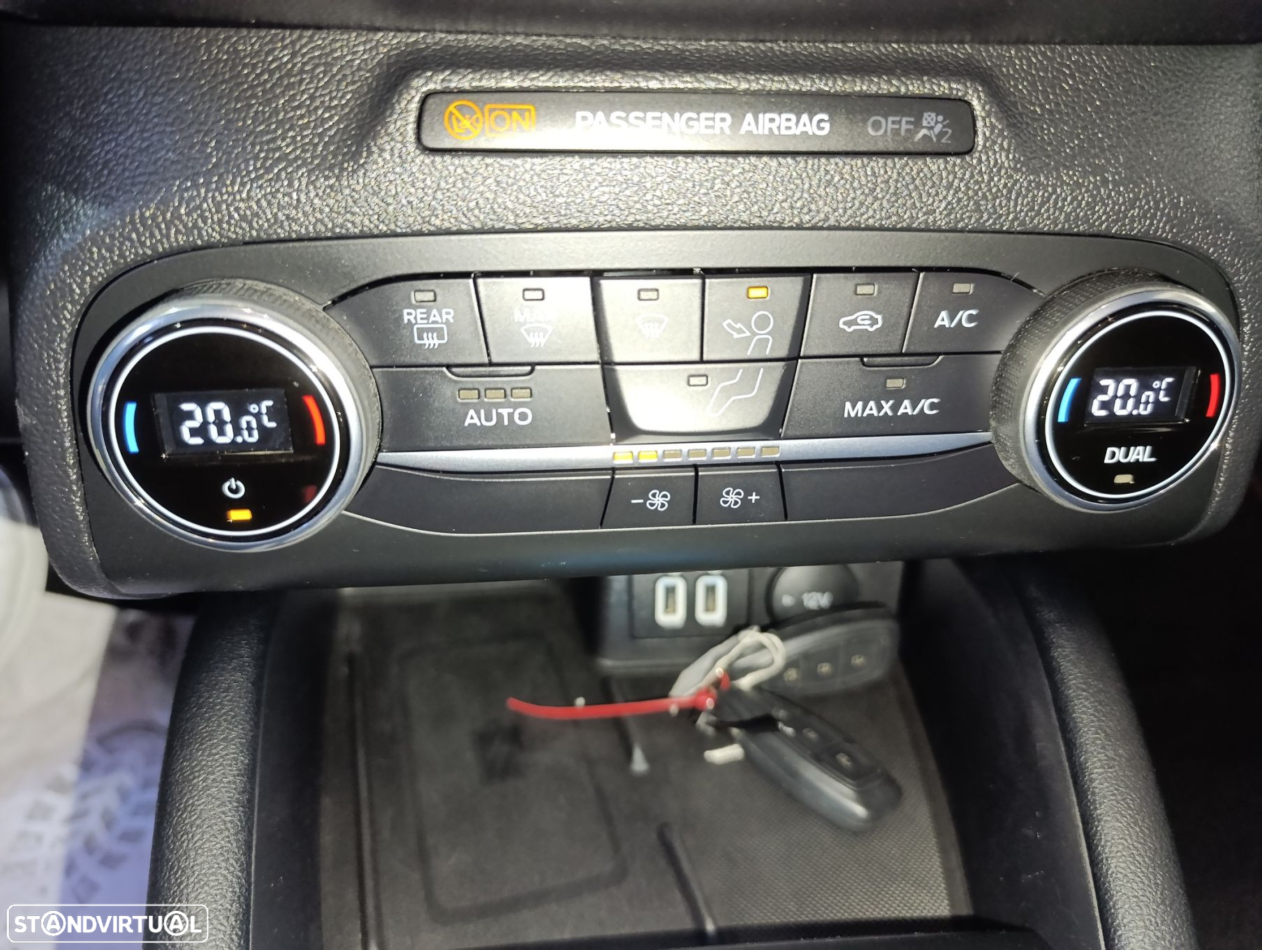 Ford Focus 1.0 EcoBoost Hybrid ST-LINE X - 19