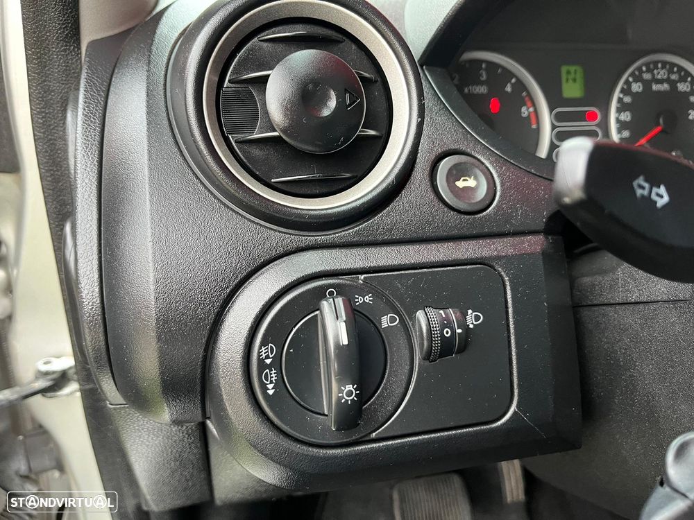 Ford Fiesta 1.4 TDCi Ghia Durashift - 18