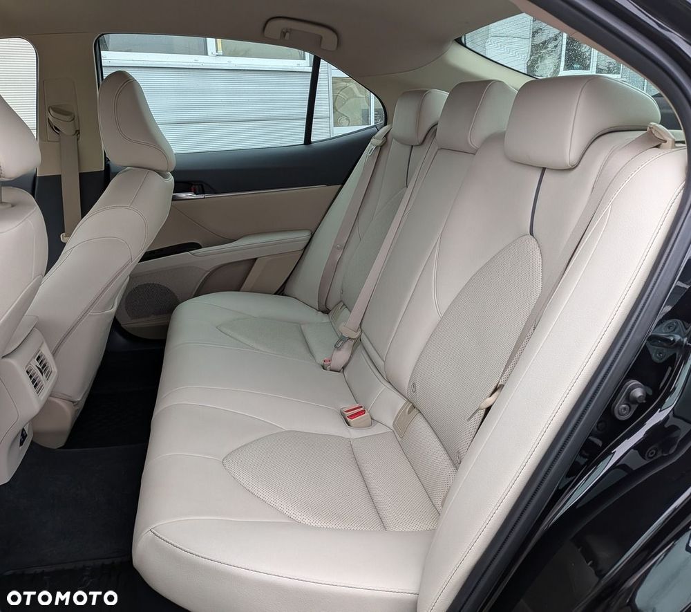 Toyota Camry 2.5 Hybrid Executive CVT - 33