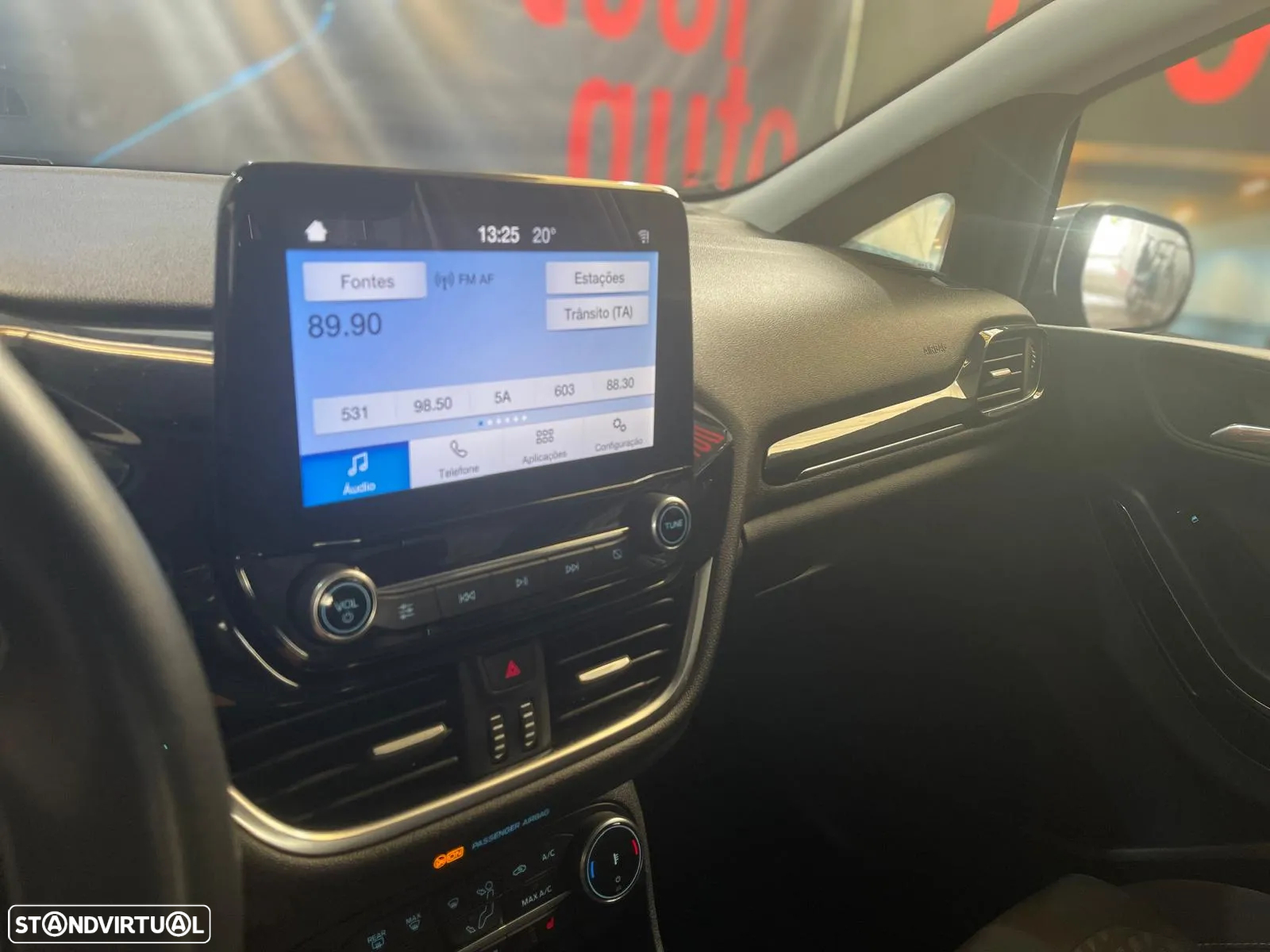 Ford Fiesta 1.0 EcoBoost S&S TITANIUM - 37