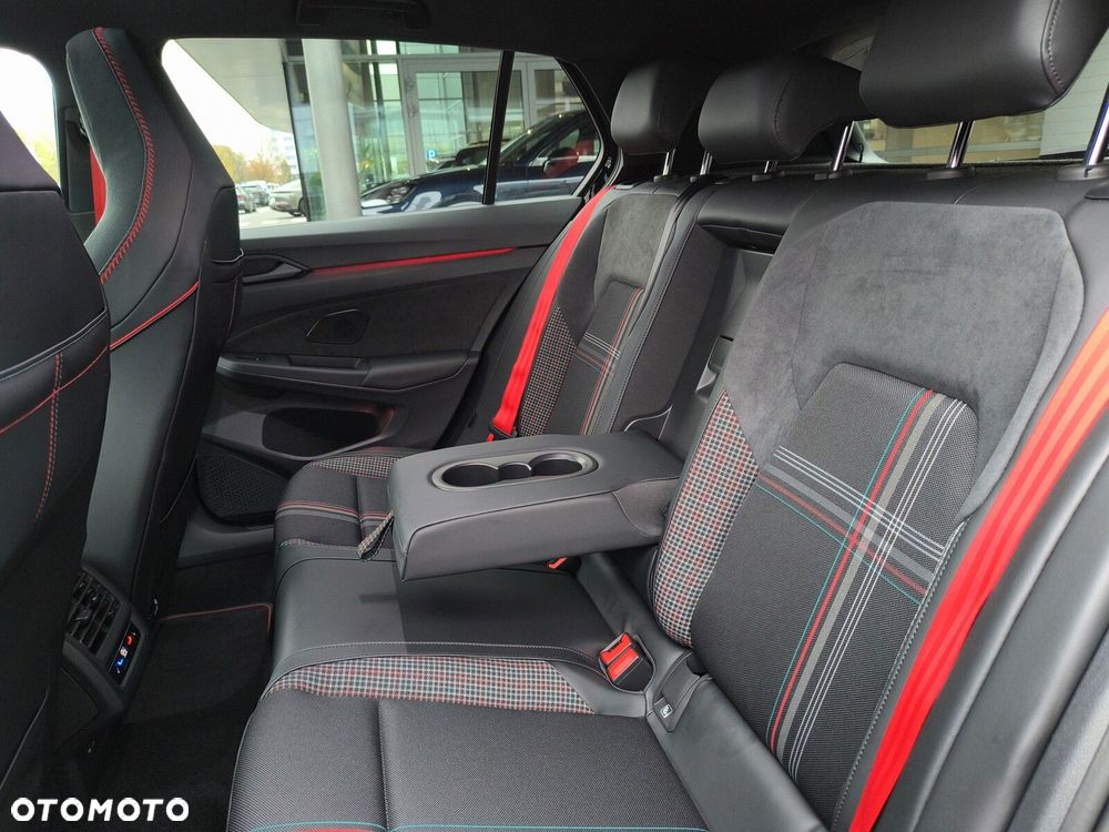 Volkswagen Golf 2.0 TSI GTI Edition 50 DSG - 32