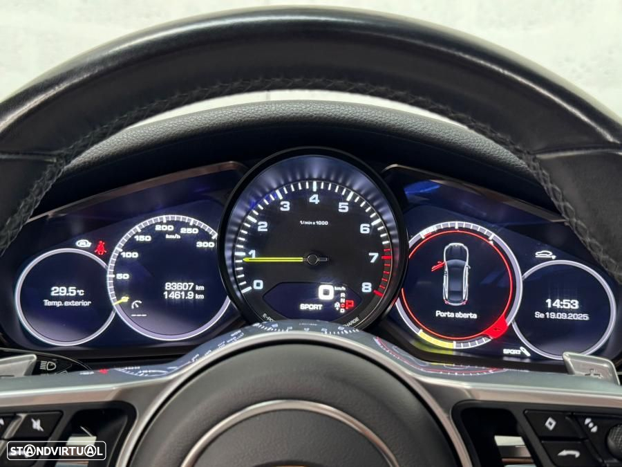 Porsche Panamera 4 E-Hybrid Executive - 17