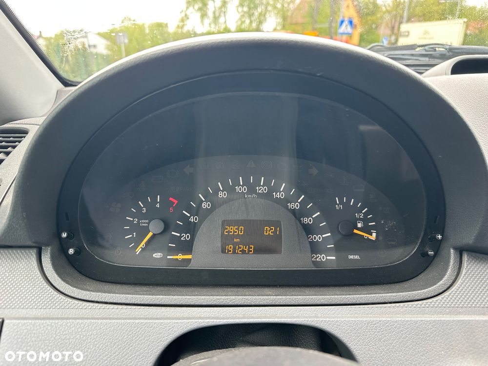 Mercedes-Benz Vito - 21