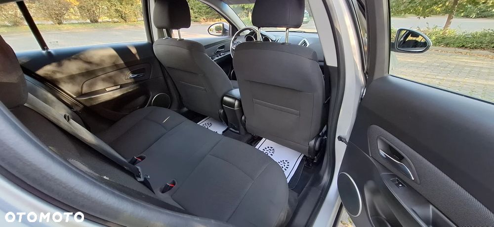 Chevrolet Cruze 1.8 LT+ - 30