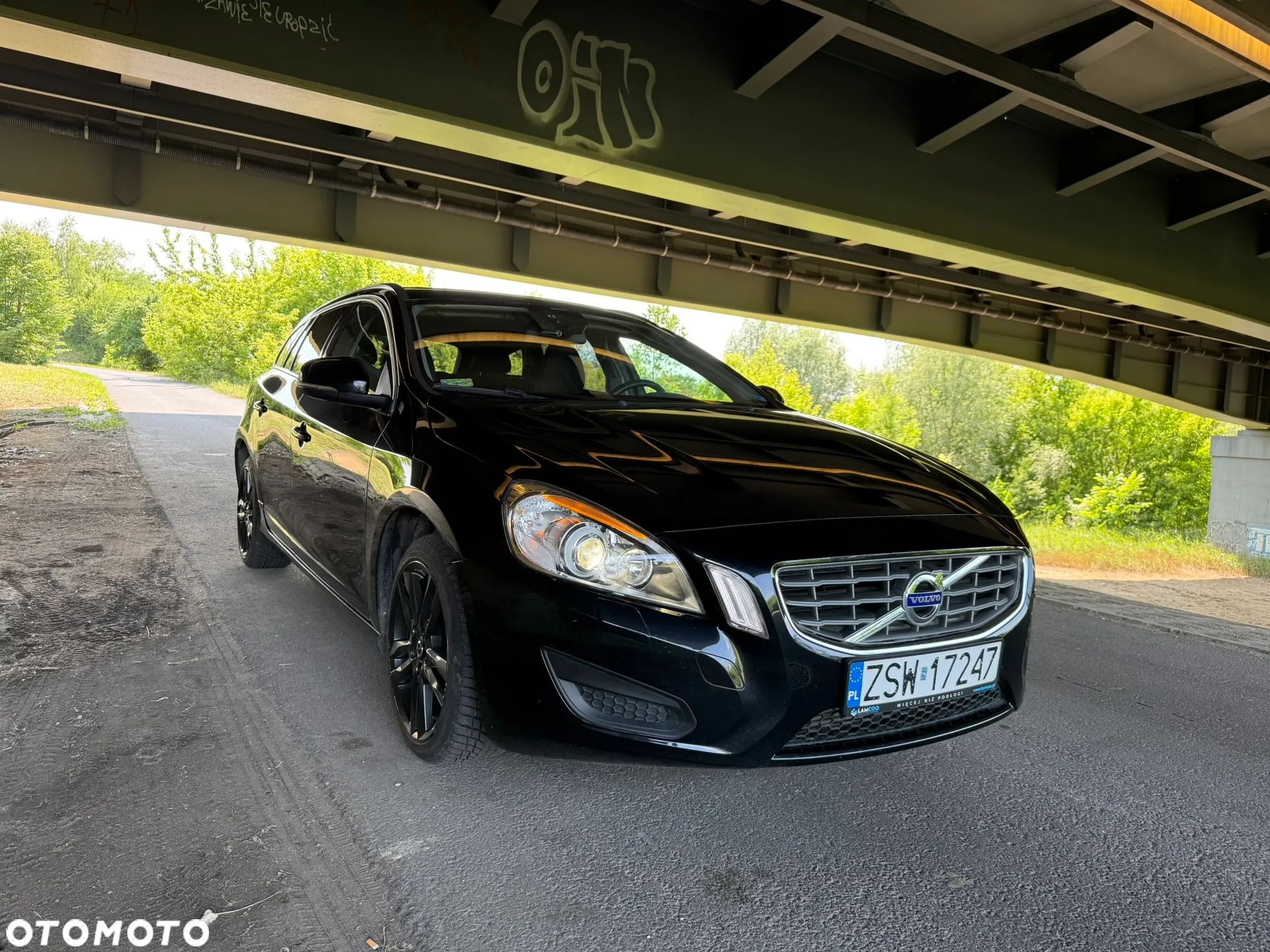 Volvo V60 D4 Momentum - 1